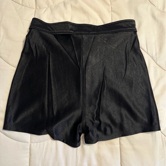 Express High waisted shorts - Picture 4 of 7